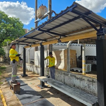 Pontos de ônibus das linhas expressas passam por reforma para facilitar identificação